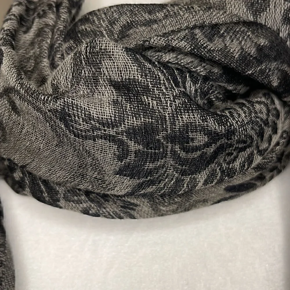 Grey Pattern Scarf